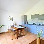 L'evasion En Pierre Piscine Et Etang Prive Tatil Evi