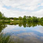 L'evasion En Pierre Piscine Et Etang Prive Tatil Evi *