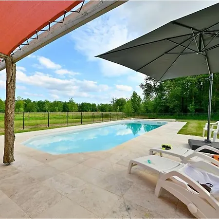 L'evasion En Pierre Piscine Et Etang Prive Tatil Evi Sevremoine