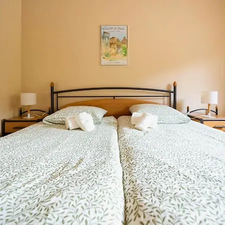 펜션 L'evasion En Pierre Piscine Et Etang Prive Sevremoine