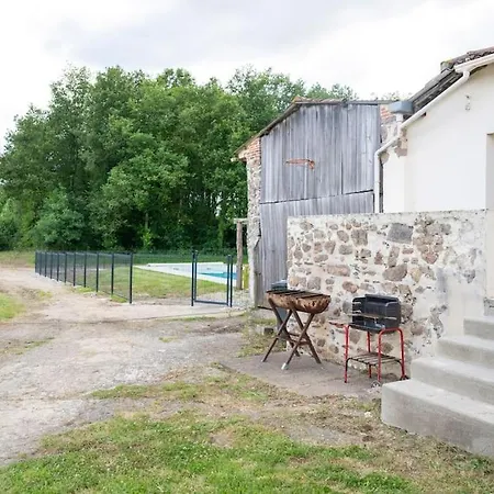 L'evasion En Pierre Piscine Et Etang Prive Tatil Evi
