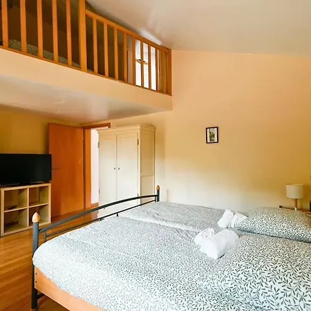 펜션 L'evasion En Pierre Piscine Et Etang Prive Sevremoine