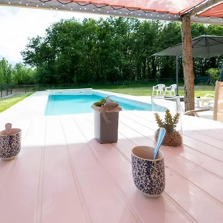 펜션 L'evasion En Pierre Piscine Et Etang Prive Sevremoine