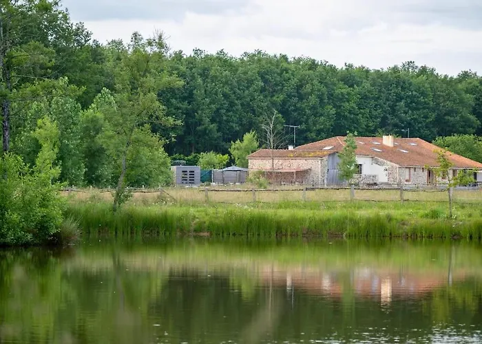 L'evasion En Pierre Piscine Et Etang Prive Σπίτι διακοπών *